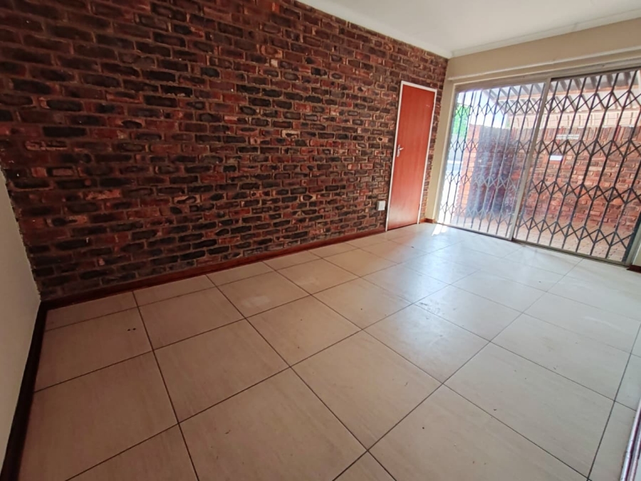 3 Bedroom Property for Sale in Kannoniers Park North West